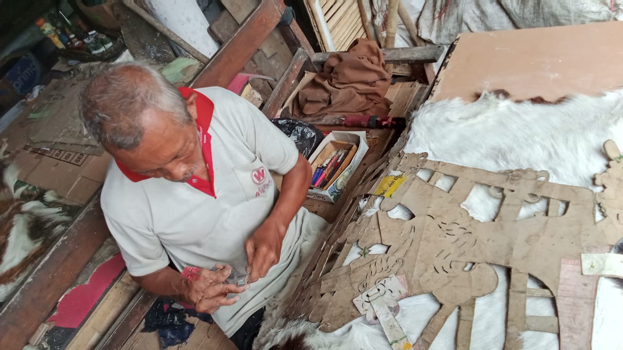 pengrajin-wayang-dari-trenggalek.jpg