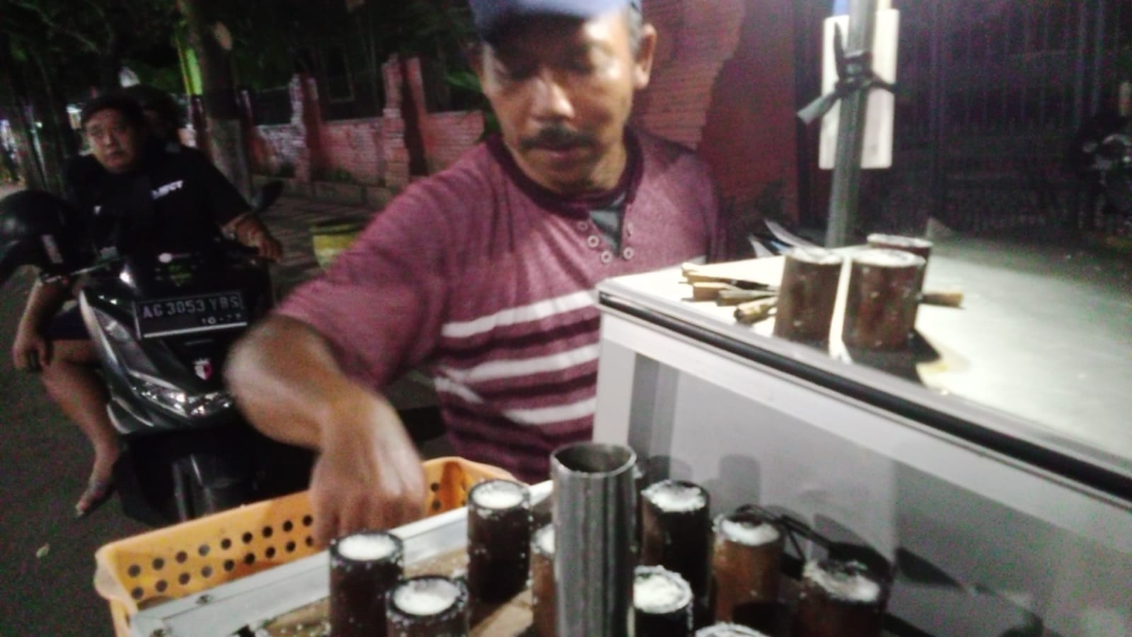 Putu, Kue Uap Tradisional yang Tak Lekang oleh Waktu di Trenggalek
