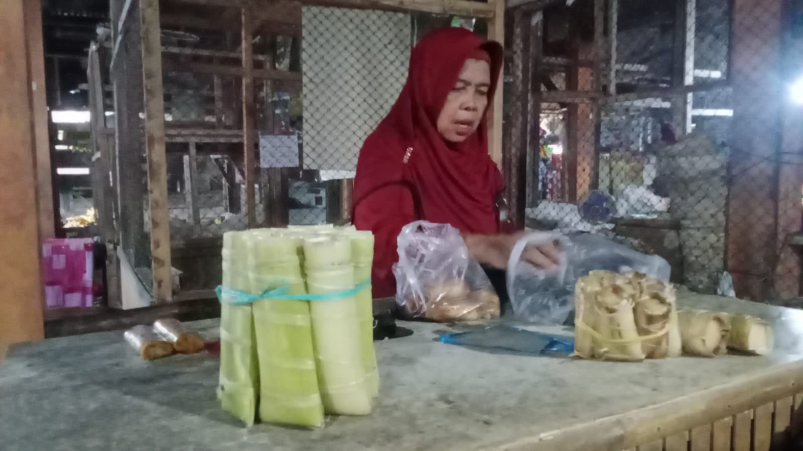 Harga Kedelai Naik, Produsen Tempe di Trenggalek Tertekan