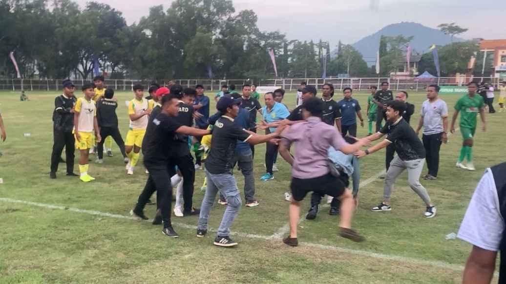 Skor Imbang, Pertandingan Trenggalek Lawan Tulungagung Berujung Ricuh