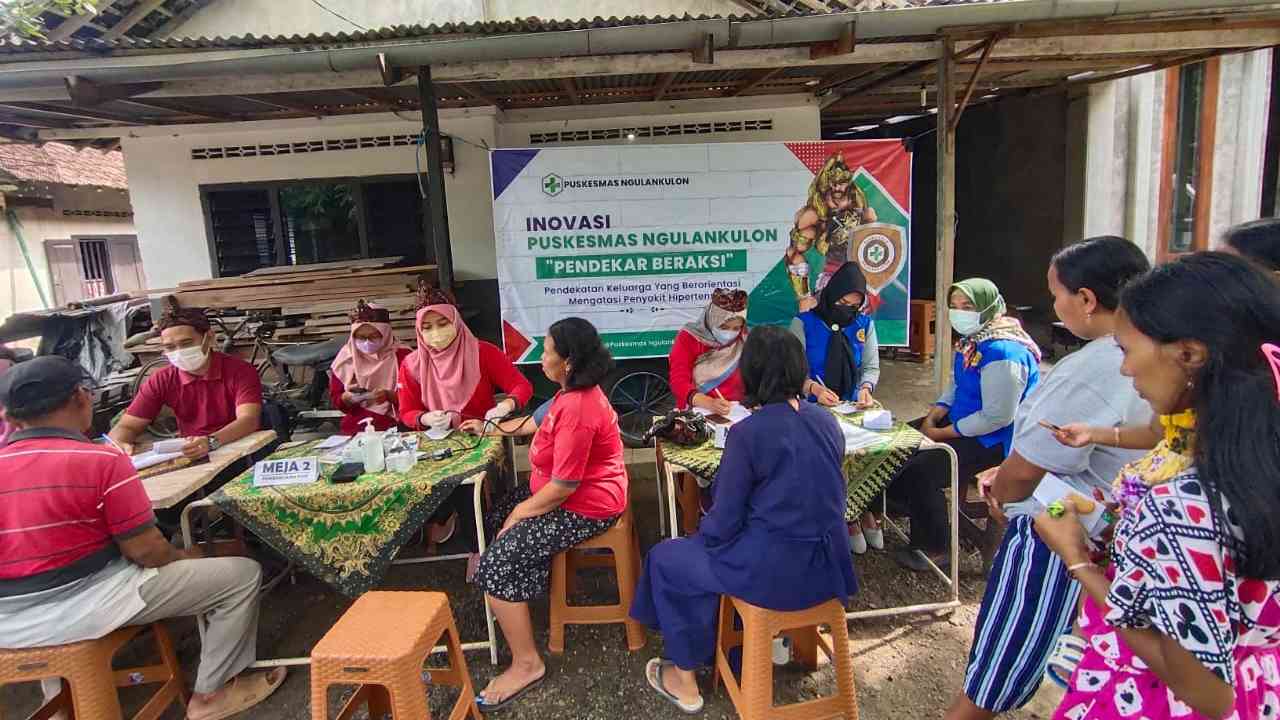 petugas kesehatan Puskesmas Ngulan Kulon menerapkan inovasi Pendekar Beraksi langsung ke masyarakat