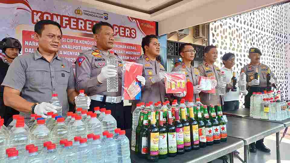 Konangan Menjual Miras, Polres Trenggalek Sita 173 Botol Jelang 1 Suro