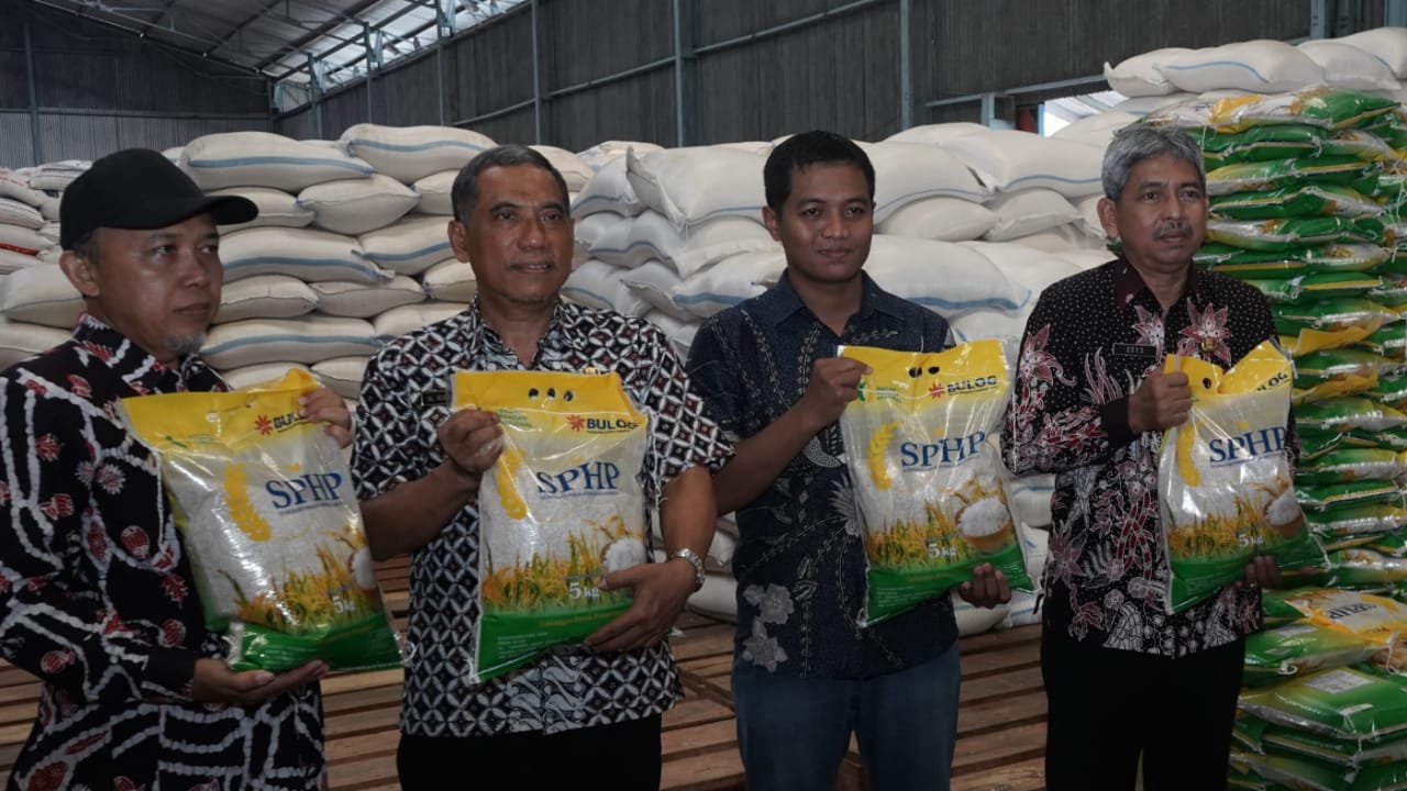 Stok Beras di Trenggalek Aman Hingga Akhir Tahun, Bulog Tambah 900 Ton