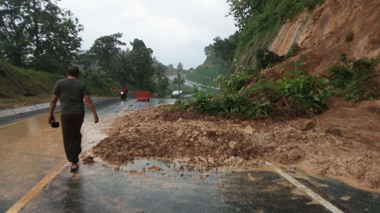 Penyebab Bencana Longsor di Trenggalek, Kenali dan Waspada