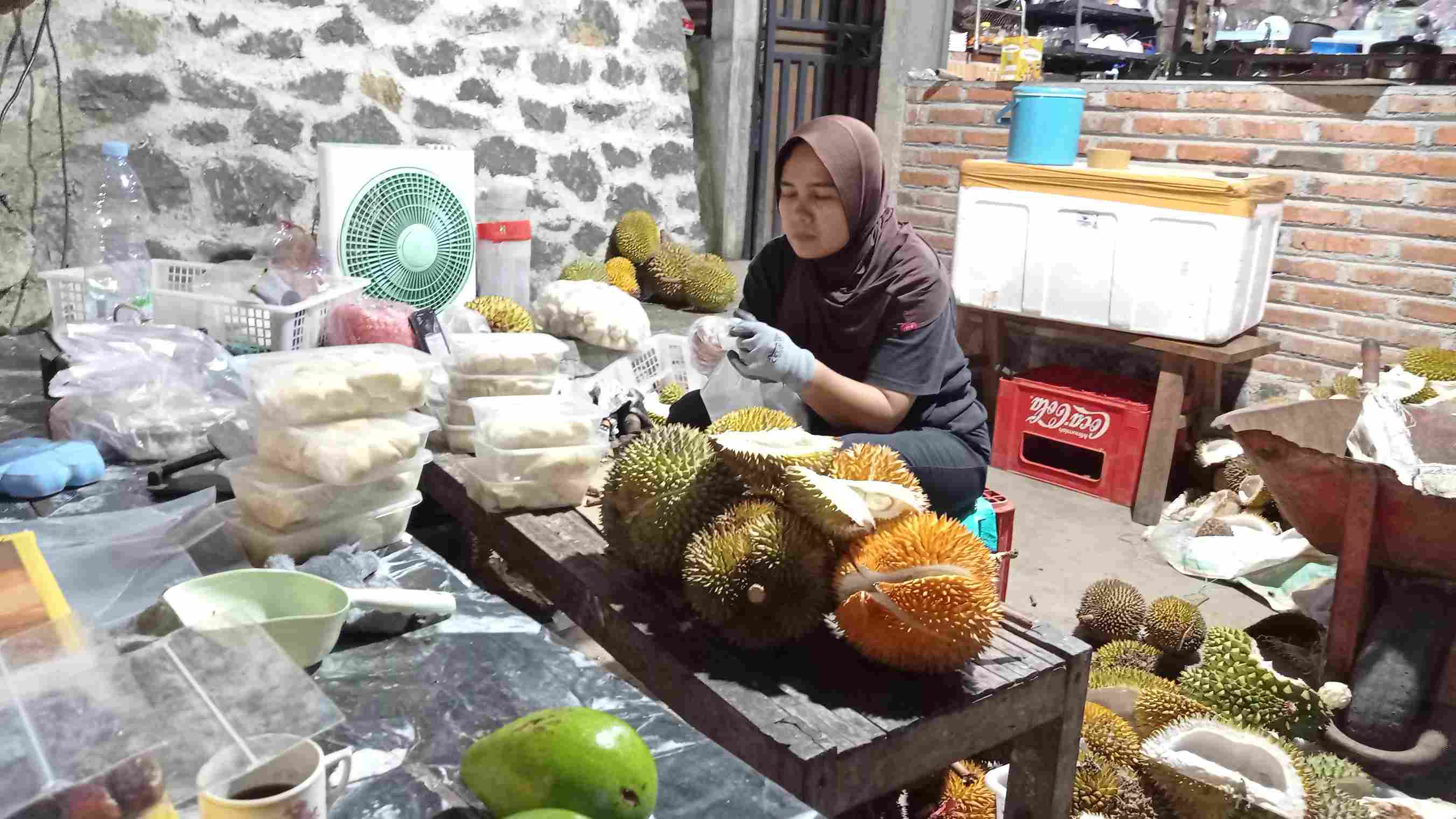 Musim Durian di Trenggalek Tiba, Pembeli Luar Kota Mulai Berdatangan di Trenggalek