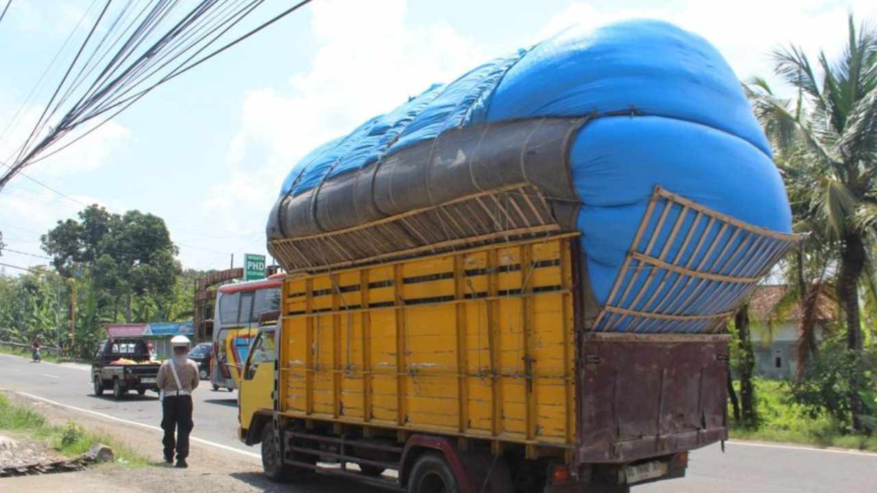 Polisi Tindak Tegas Truk Odol yang Melintas di Trenggalek