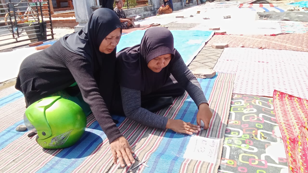 Datang Sejak Subuh, Warga Trenggalek Berebut Tempat Duduk di Pengajian Gus Iqdam