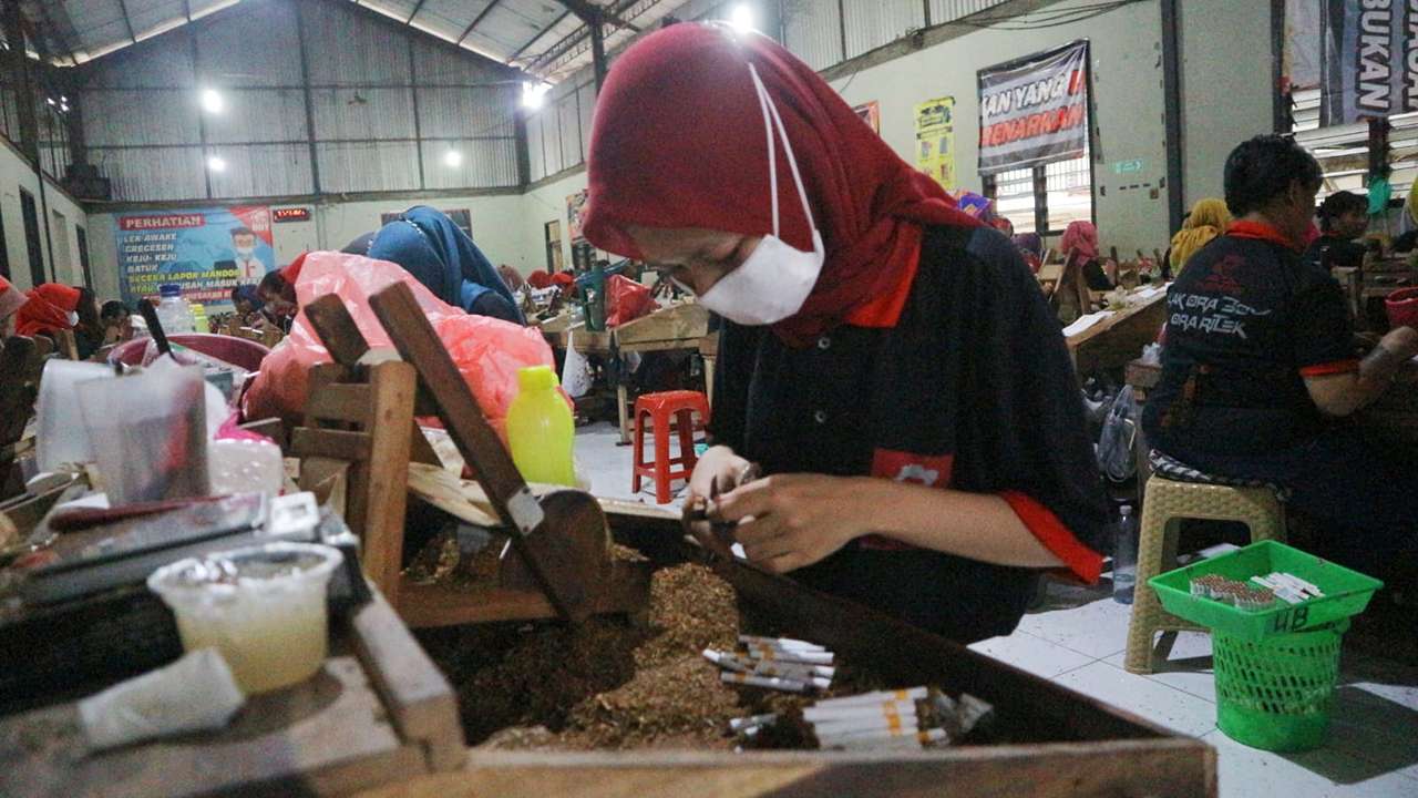 Warga Trenggalek Lebih Banyak Beli Rokok daripada Daging, Ini Data BPS 2024