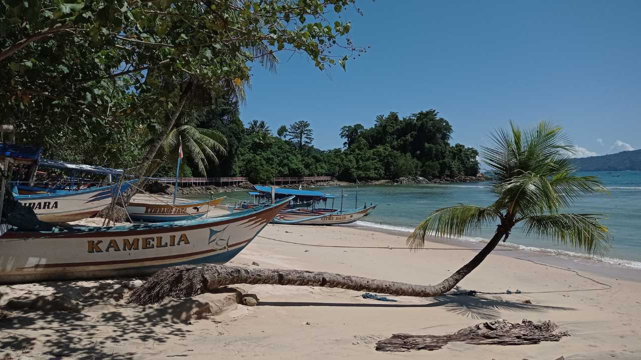 Awal Ramadhan, Wisata Pasir Putih Trenggalek Sepi Pengunjung