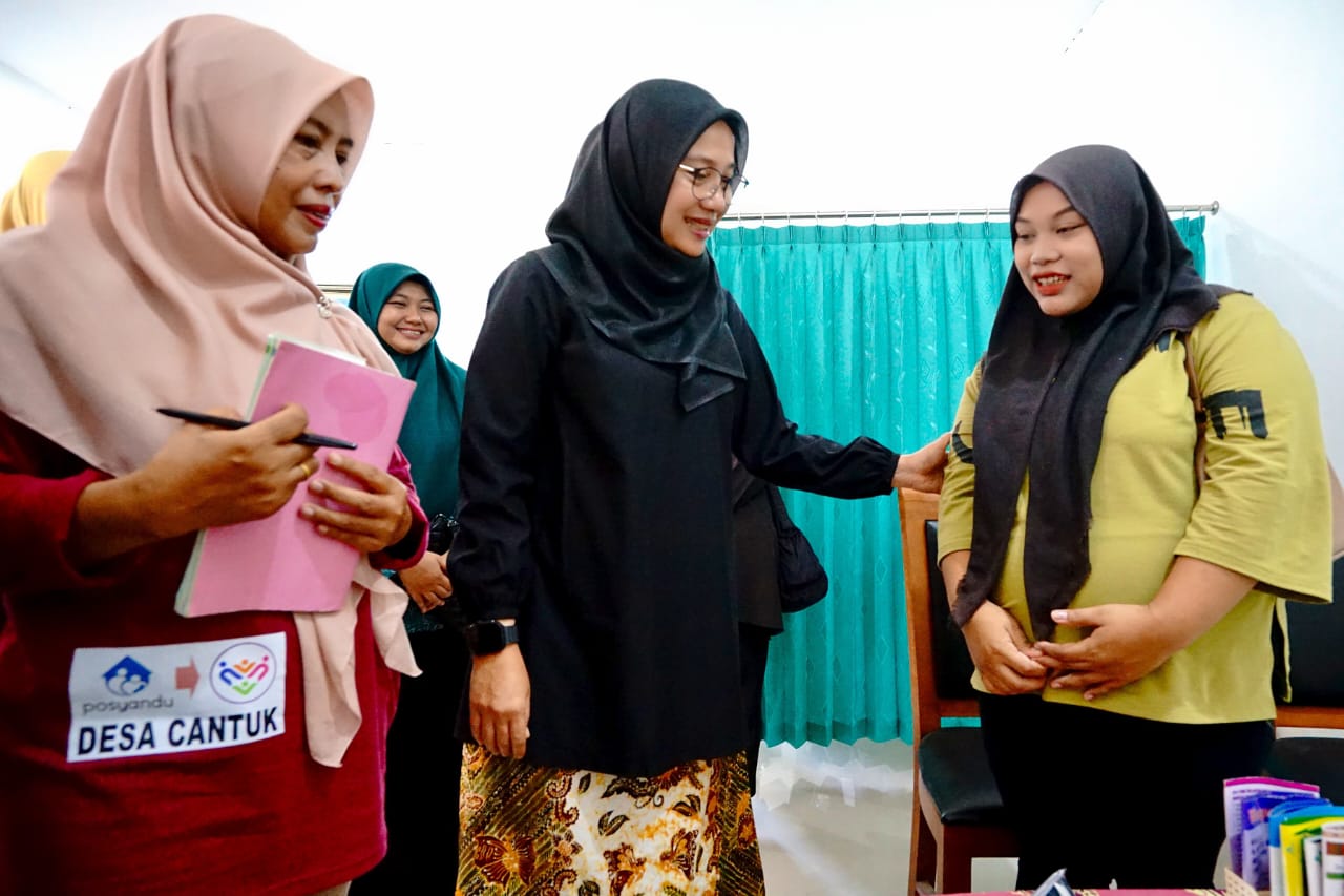 Jemput Bola Layanan Kesehatan: Pemkab Banyuwangi Perluas Akses USG dan Pemeriksaan Jantung Layanan USG dan pemeriksaan jantung di desa oleh Pemkab Banyuwangi