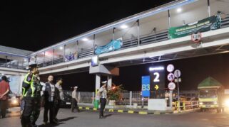 Kapolresta Banyuwangi meninjau kesiapan pengamanan di Pelabuhan Ketapang.