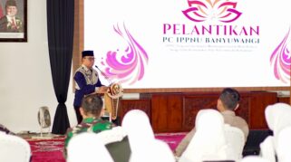 Resmi Dilantik, IPPNU Banyuwangi Siap Bersinergi Bangun Daerah Wakil Bupati Banyuwangi, Ir. H. Mujiono, dalam pelantikan PC IPPNU di Pendopo