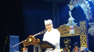 Perayaan Dharma Santi Nyepi 1947 Saka, Banyuwangi Tunjukkan Harmoni Lintas Agama Wakil Bupati Banyuwangi, Mujiono, saat menghadiri Perayaan Dharma Santi Hari Suci Nyepi