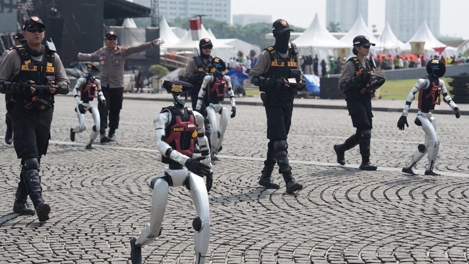 Polri Tampilkan Robot di Hari Bhayangkara, Tanda Era Kepolisian Modern Dimulai Polri Tampilkan Robot di Hari Bhayangkara