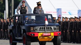 Presiden Prabowo Ajak Polri Jadi Polisi yang Bersih dan Dicintai Rakyat Presiden Prabowo inspeksi Pasukan saat Upacara Hari Bhayangkara ke 79 di Monas