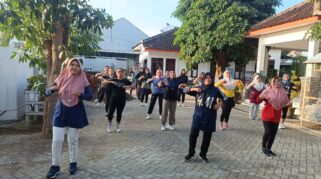 Pemdes Pondoknongko Gelar Senam Sehat Bersama, Langkah Kecil Menuju Desa Sehat dan Guyub Pemdes Pondoknongko Gelar Senam Sehat Bersama