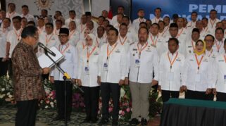 Ipuk Fiestiandani Dikukuhkan Jadi Wakil Ketua Umum Apkasi Koordinator Bidang Pariwisata Pelantikan Pengurus Apkasi Periode 2025-2030 oleh Mendagri Tito Karnavian