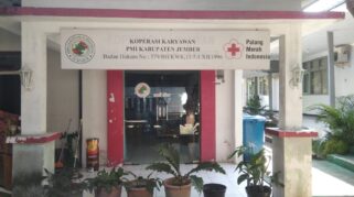 Outsourcing PMI Jember Disorot, Diduga Abaikan Kesejahteraan Pekerja PMI Jember Dituding Gaji Outsourcing di Bawah UMK