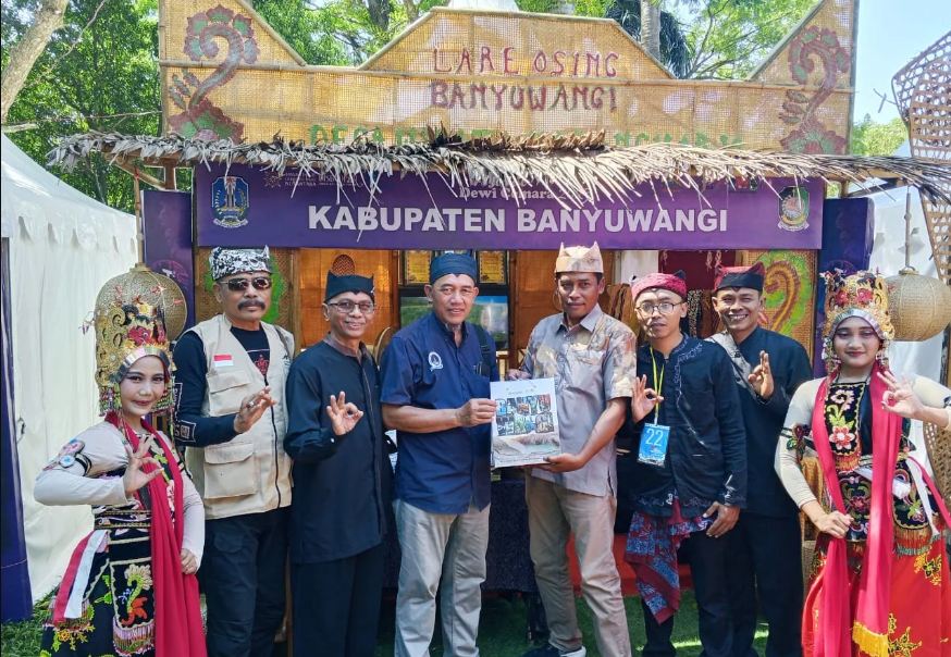 Usung Konsep Minim Penggunaan Plastik, Banyuwangi Raih Stand Terbaik di Festival Dewi Cemara 2025 Banyuwangi Raih Stand Terbaik di Festival Dewi Cemara 2025