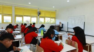 Tiga Pekan Berjalan, Sekolah Rakyat Banyuwangi Tanamkan Disiplin Sejak Dini Aktivitas Sekolah Rakyat di Banyuwangi