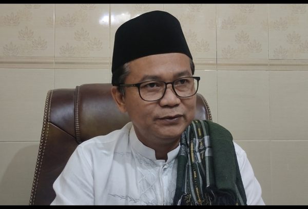 Kasih Sayang Yang Menembus Batas Chaironi Hidayat, Kepala Kantor Kemenag Banyuwangi
