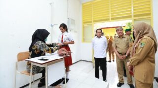 Pelajar Banyuwangi Ikuti Program Pemeriksaan Gratis