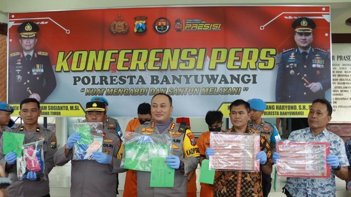 Tangkap 3 Pengedar Sabu, Polisi Bongkar Rantai Distribusi Sabu di Banyuwangi Tangkap 3 Pengedar Sabu, Polisi Bongkar Rantai Distribusi Sabu di Banyuwangi