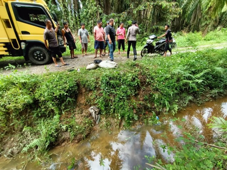 Lokasi Penemuan Mayat di Dalam Parit