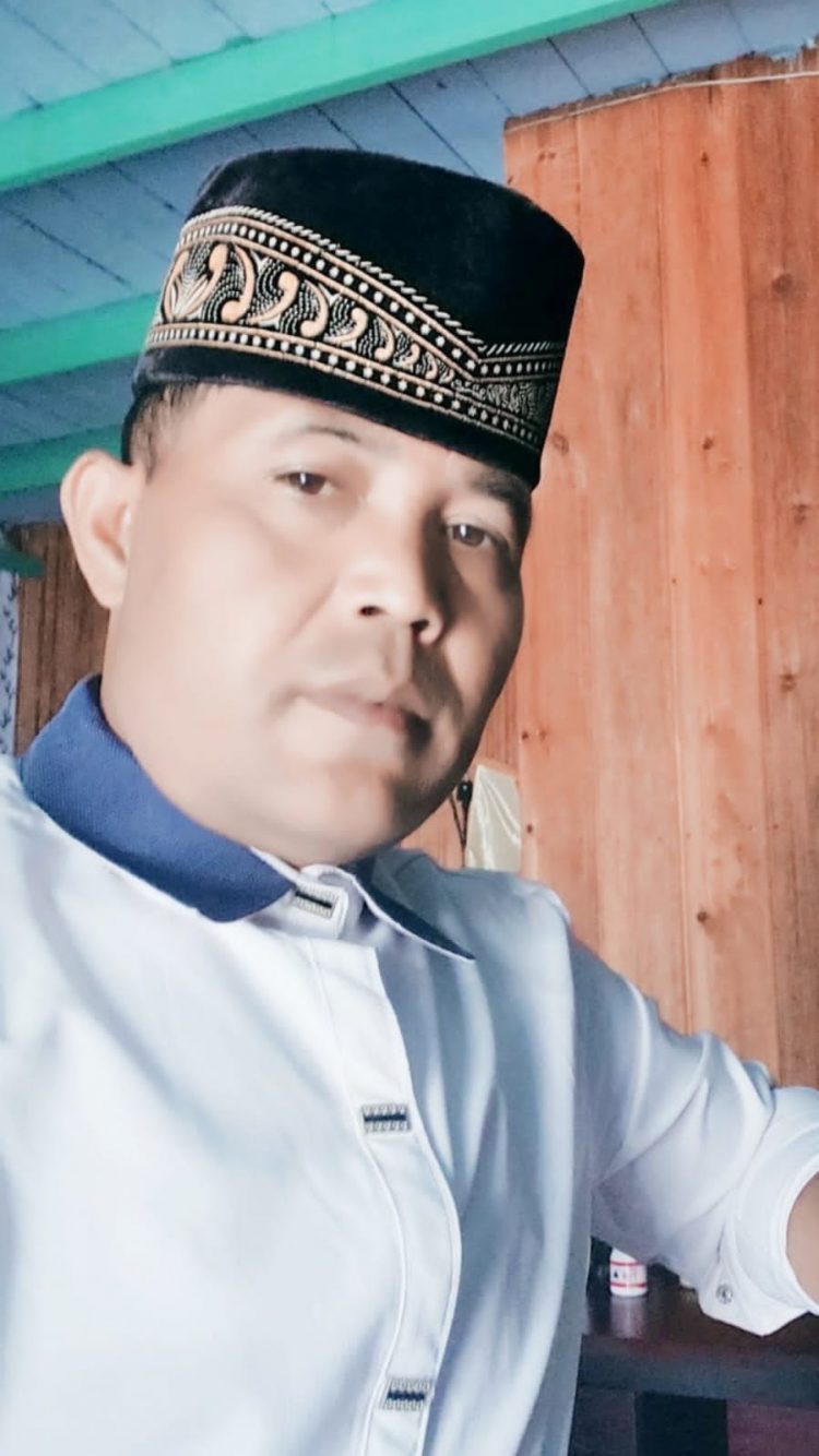 Penghulu Desa Bener Baru Suhirman