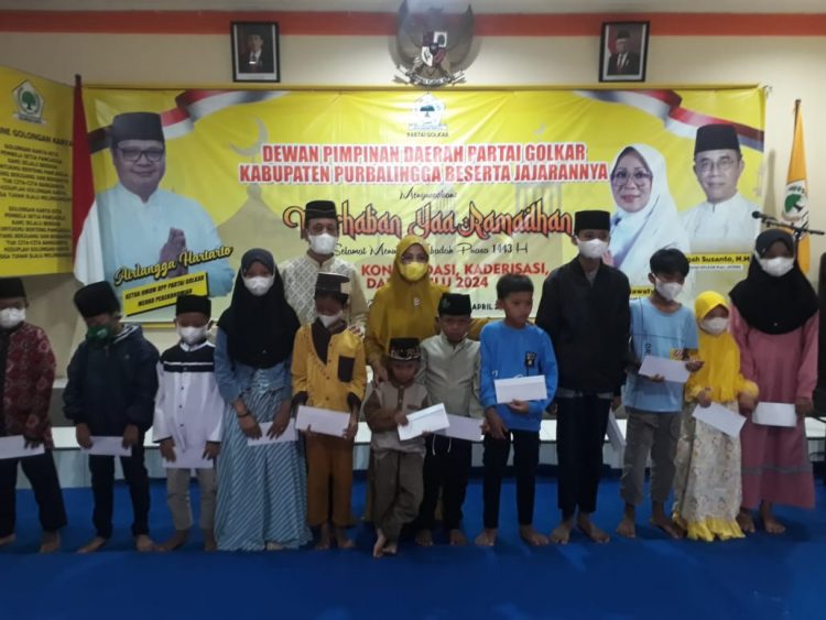 DPD Partai Golkar Kabupaten Purbalingga mengadakan kegiatan pemberian Santuni Puluhan Anak Yatim dan Buka Puasa Bersama