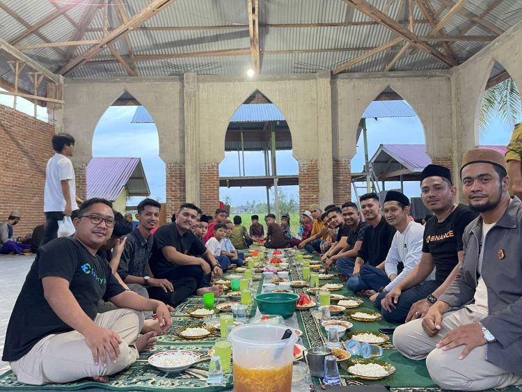 Komunitas Crypto Aceh Buka Puasa bersama Anak Yatim Piatu di Dayah Raudhatul Huda