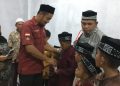 Ketua Gemantara Aceh Utara saat memberikan santunan kepada Anak Yatim sekaligus berbuka puasa bersama
