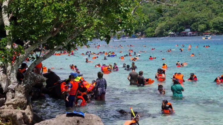 Ribuan Wisatawan di Kota Sabang
