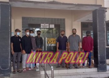 Perwakilan Warga Desa Tambaharjo saat Mendatangi Mapolres Pati