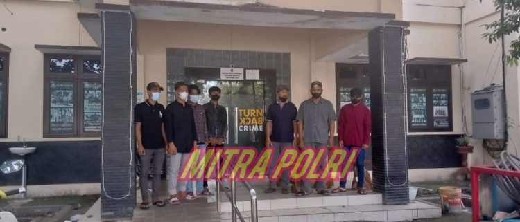 Perwakilan Warga Desa Tambaharjo saat Mendatangi Mapolres Pati