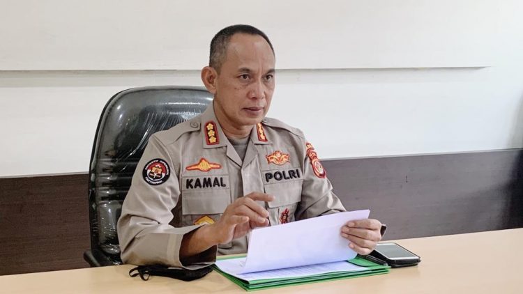 Kabid Humas Polda Papua Kombes Pol. Drs. Ahmad Musthofa Kamal
