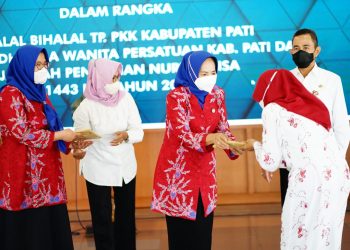 Acara TP PKK dan Dharma Wanita Santuni Anak Yatim