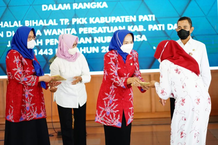 Acara TP PKK dan Dharma Wanita Santuni Anak Yatim