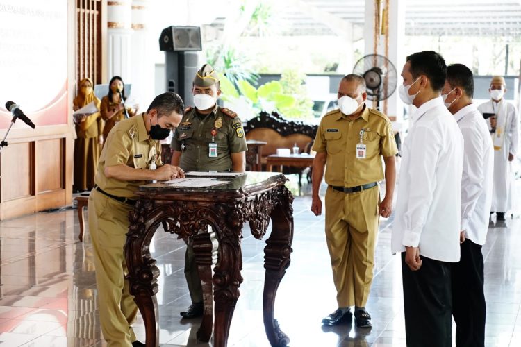 Pelantikan pejabat administrator dan pejabat pengawas di lingkungan Pemerintah Kabupaten Pati