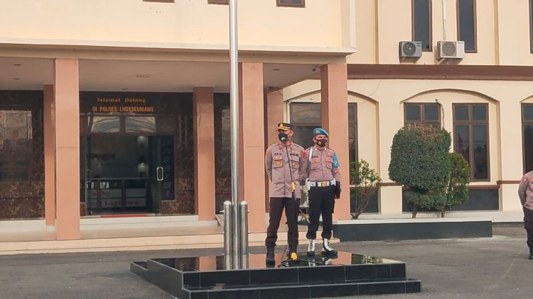 Kapolres Lhokseumawe AKBP Eko Hartanto, S.I.K, M.H memimpin apel pagi untuk memberikan arahan kepada personil jelang Pindah Tugas