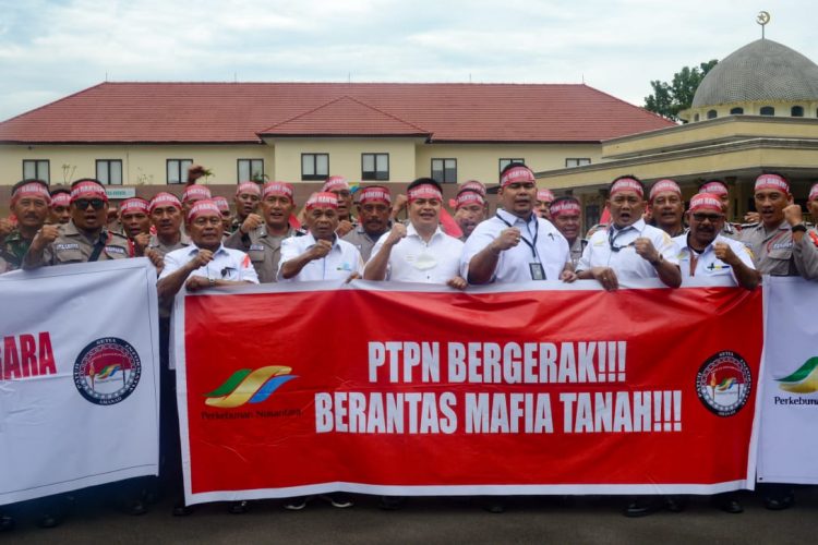 Deklarasi serta Pernyataan Sikap “Kami Rakyat Juga” tuntut Pemberantasan Mafia Tanah oleh Karyawan PTPN III Persero bertempat di Kantor Operasional Medan, Jl. Sei Batanghari No.2 Medan. (Selasa, 28/06/22)