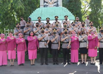 Polres Simalungun melaksanakan ziarah rombongan ke Taman Makam Pahlawan (TMP) Nagur, Pematngsiantar yang dipimpin langsung oleh Kapolres Simalungun