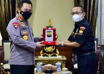 Ketua Umum Senkom Mitra Polri, H. Katno Hadi, SE, M.M diterima Kapolri Jenderal Listyo Sigit Prabowo di Ruang Kerjanya