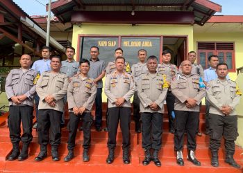 Kapolsek Tigalingga AKP SP. Siringgo- Ringgo, SH memimpin pelaksanaan apel pagi terakhir dalam pelaksanaan tugas kepolisian yang diemban oleh IPDA Penandaan Sembiring