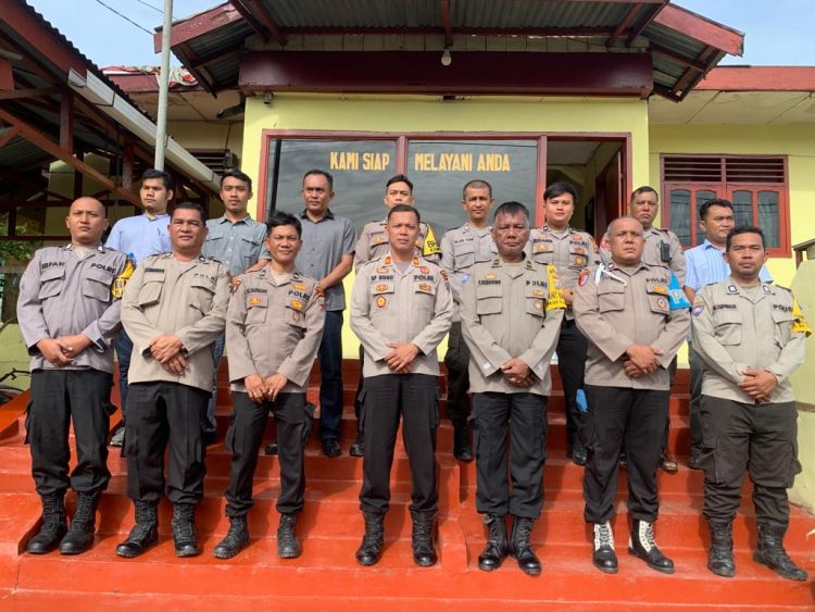 Kapolsek Tigalingga AKP SP. Siringgo- Ringgo, SH memimpin pelaksanaan apel pagi terakhir dalam pelaksanaan tugas kepolisian yang diemban oleh IPDA Penandaan Sembiring