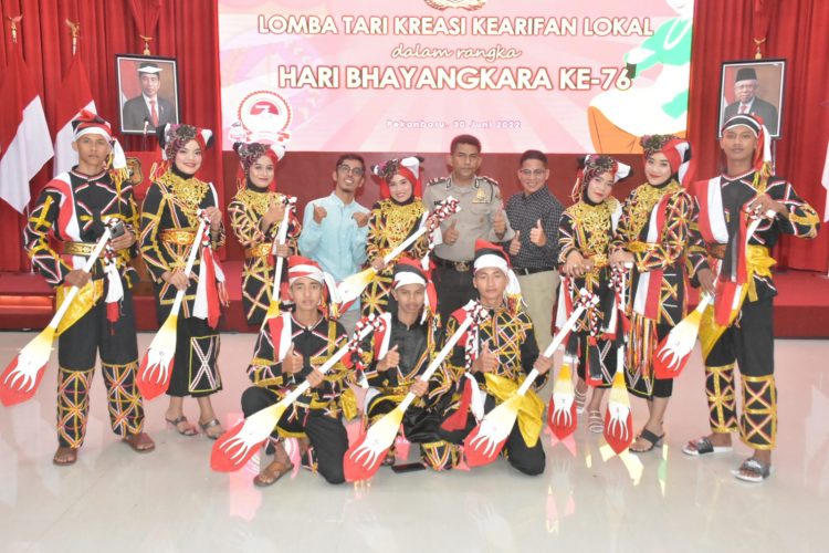 Team Lomba Tari Kreasi Kearifan Lokal Polres Kuantan Singingi