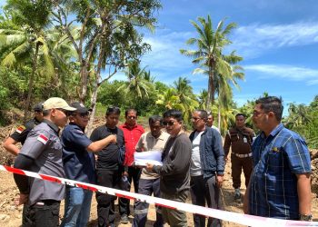 Pemeriksaan terhadap lokasi kasus dugaan korupsi pembebasan lahan TPA Lhok Batee Gampong Cot Abeuk Kota Sabang yang dipimpin langsung oleh Kajari Sabang