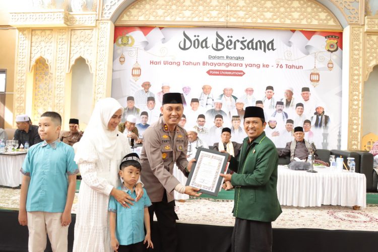 Polres Lhokseumawe menggelar Doa bersama dalam rangka memperingati hari Bhayangkara ke 76