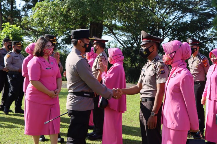 Kapolres Kuansing AKBP Rendra Oktha Dinata, S.I.K, M.Si pimpin Upacara Laporan Kenaikan Pangkat Personel Polres Kuantan Singingi