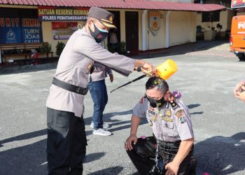 Upacara kenaikan pangkat personel Polres Pematangsiantar dipimpin Langsung oleh Kapolres AKBP Fernando